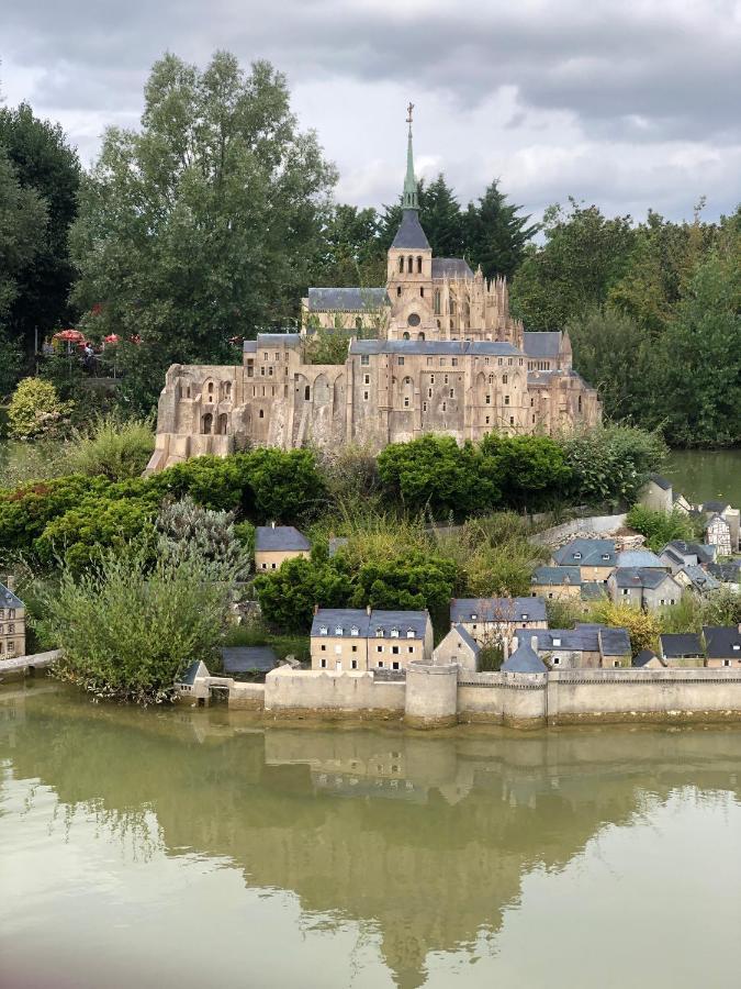Spa Jungle Le Mesnil-Saint-Denis Bagian luar foto