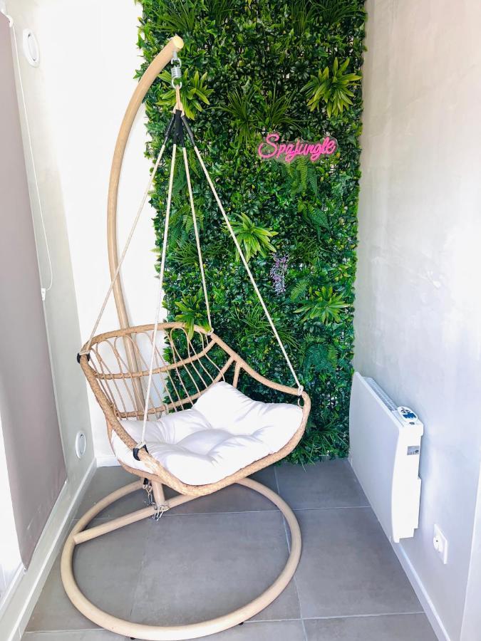Spa Jungle Le Mesnil-Saint-Denis Bagian luar foto