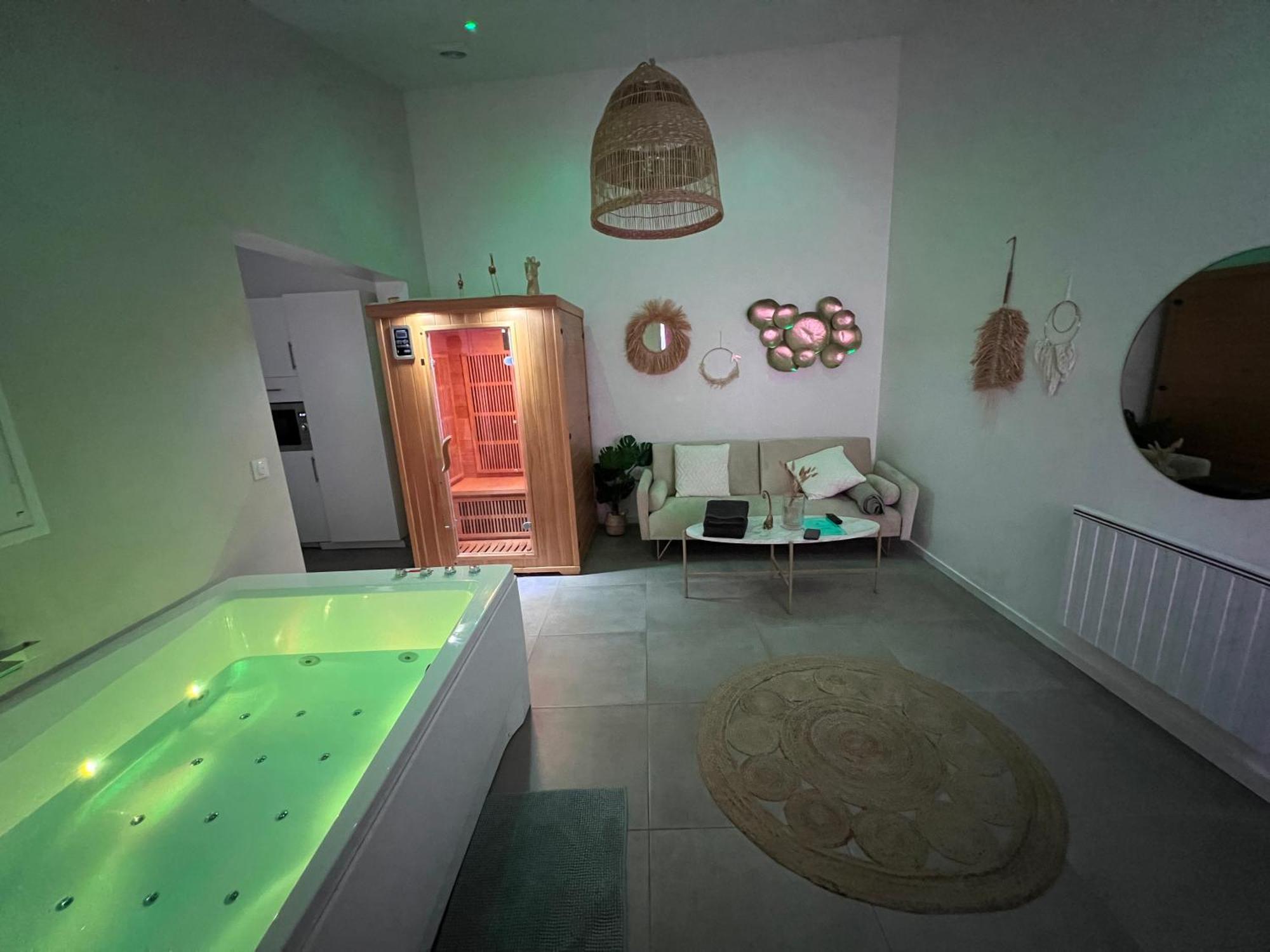 Spa Jungle Le Mesnil-Saint-Denis Bagian luar foto