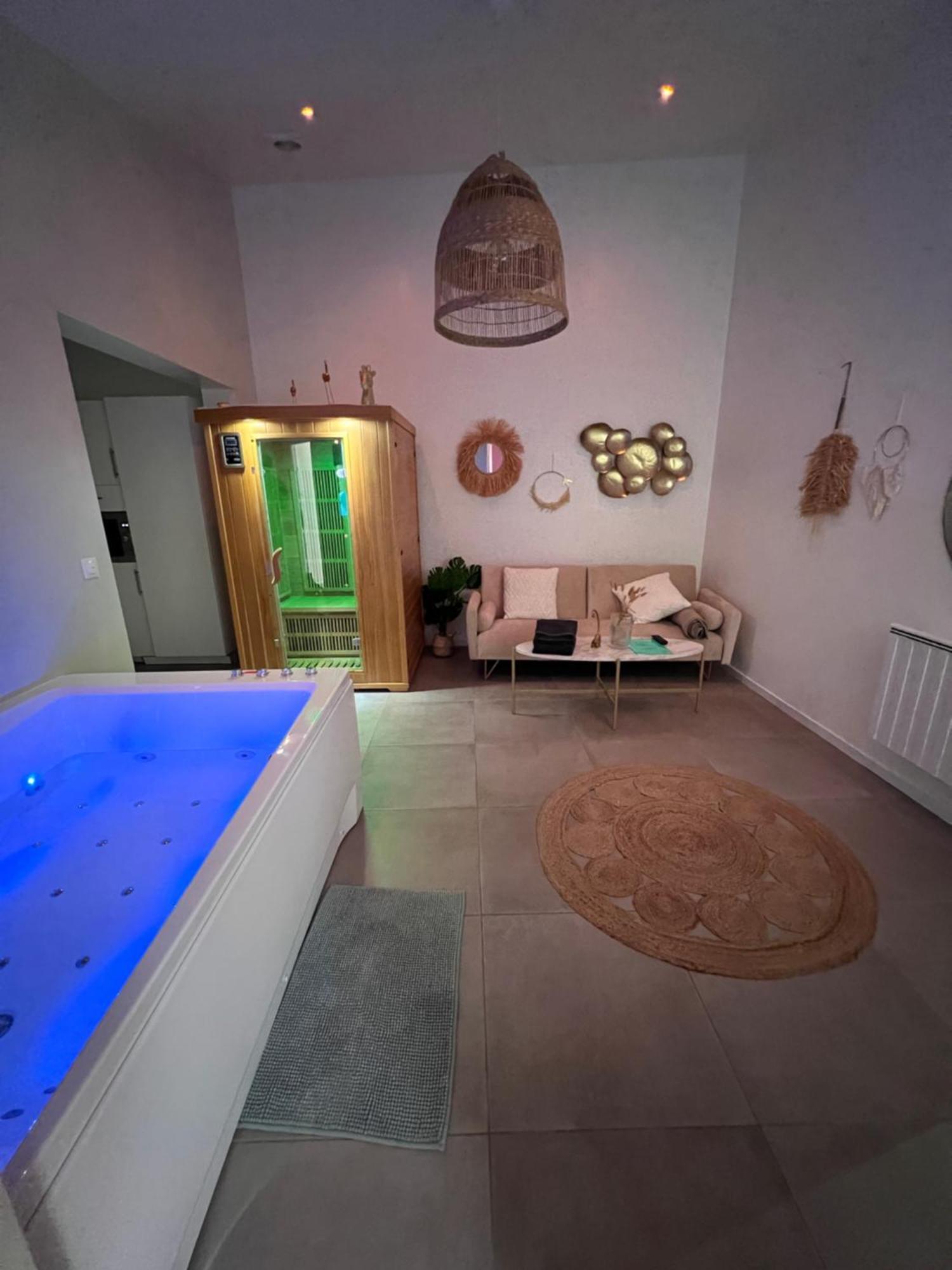 Spa Jungle Le Mesnil-Saint-Denis Bagian luar foto